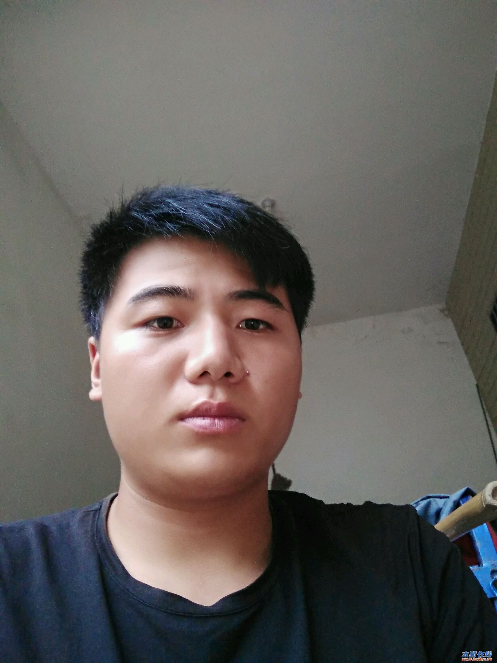 G2GIV8E7q09A.jpg